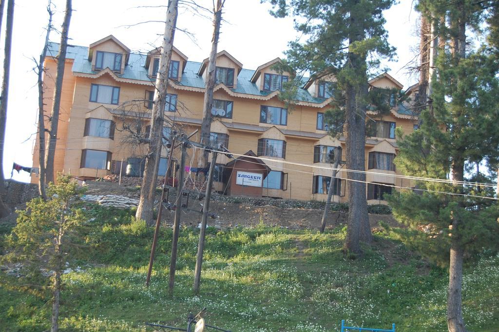 Hotel Zahgeer Continental Gulmarg Oda fotoğraf