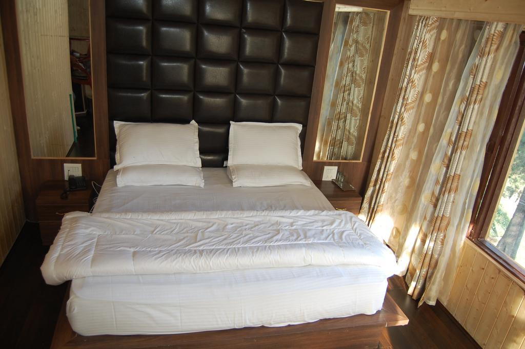 Hotel Zahgeer Continental Gulmarg Oda fotoğraf